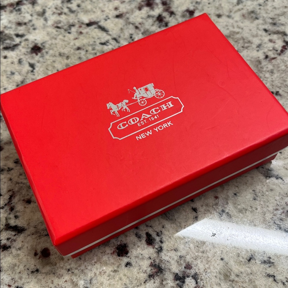 Coach Gemstone Open Heart Key Fob NWT in Box - Picture 5 of 5